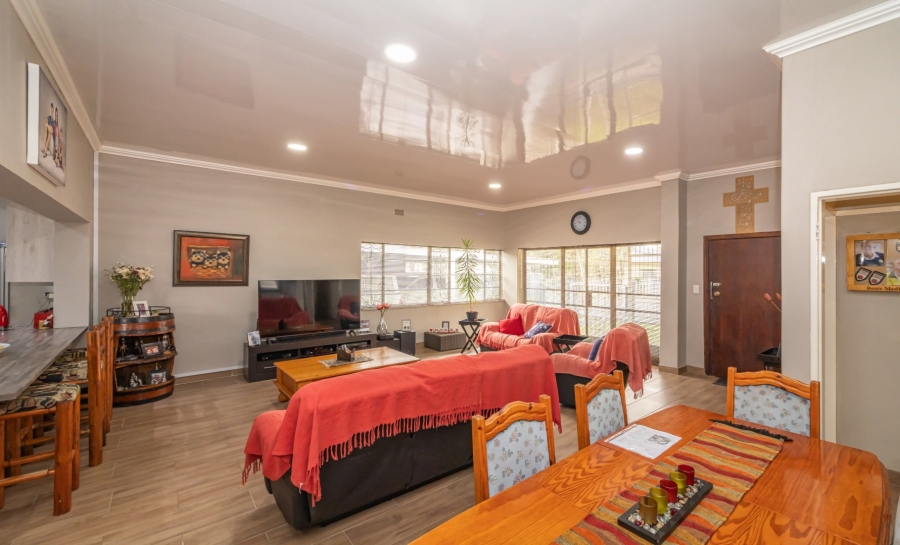 4 Bedroom Property for Sale in Kroonheuwel Free State